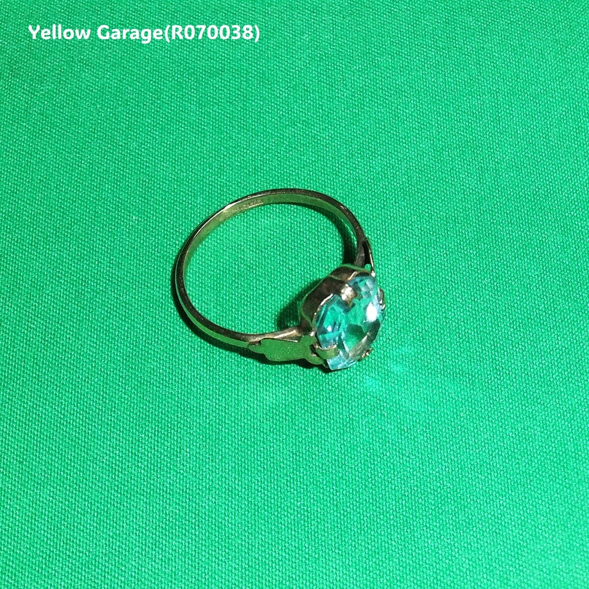 ヴィンテージ イギリス製 ブルートパーズリング（専用ケース付き）