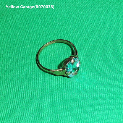 ヴィンテージ イギリス製 ブルートパーズリング（専用ケース付き）