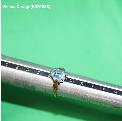 ヴィンテージ イギリス製 ブルートパーズリング（専用ケース付き）