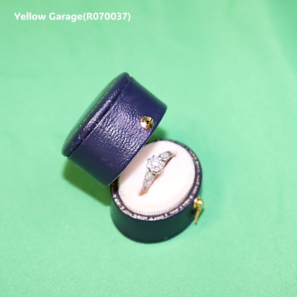 アンティーク イギリス製 ダイヤモンドリング（専用ケース付き）
