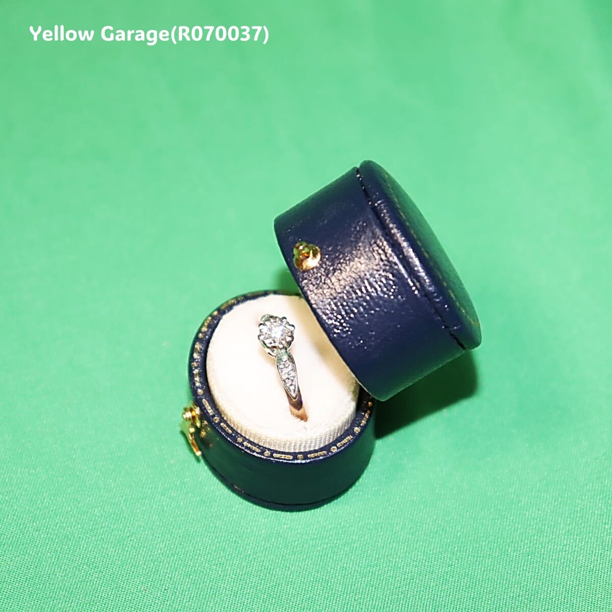 アンティーク イギリス製 ダイヤモンドリング（専用ケース付き）