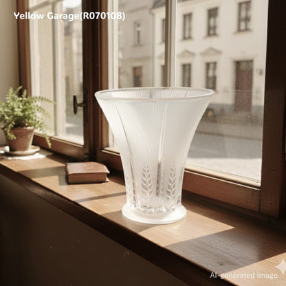 ルネ・ラリックによるフランス製のアンティークガラスベース