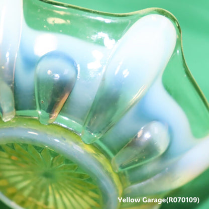 ヴァセリンガラスのクラウンボウル（推定1900年代初頭・イギリス製）