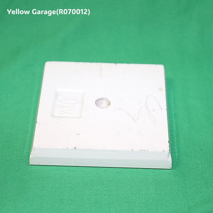 繊細なピンクの花と青緑の葉が美しく描かれたアンティークの装飾タイル