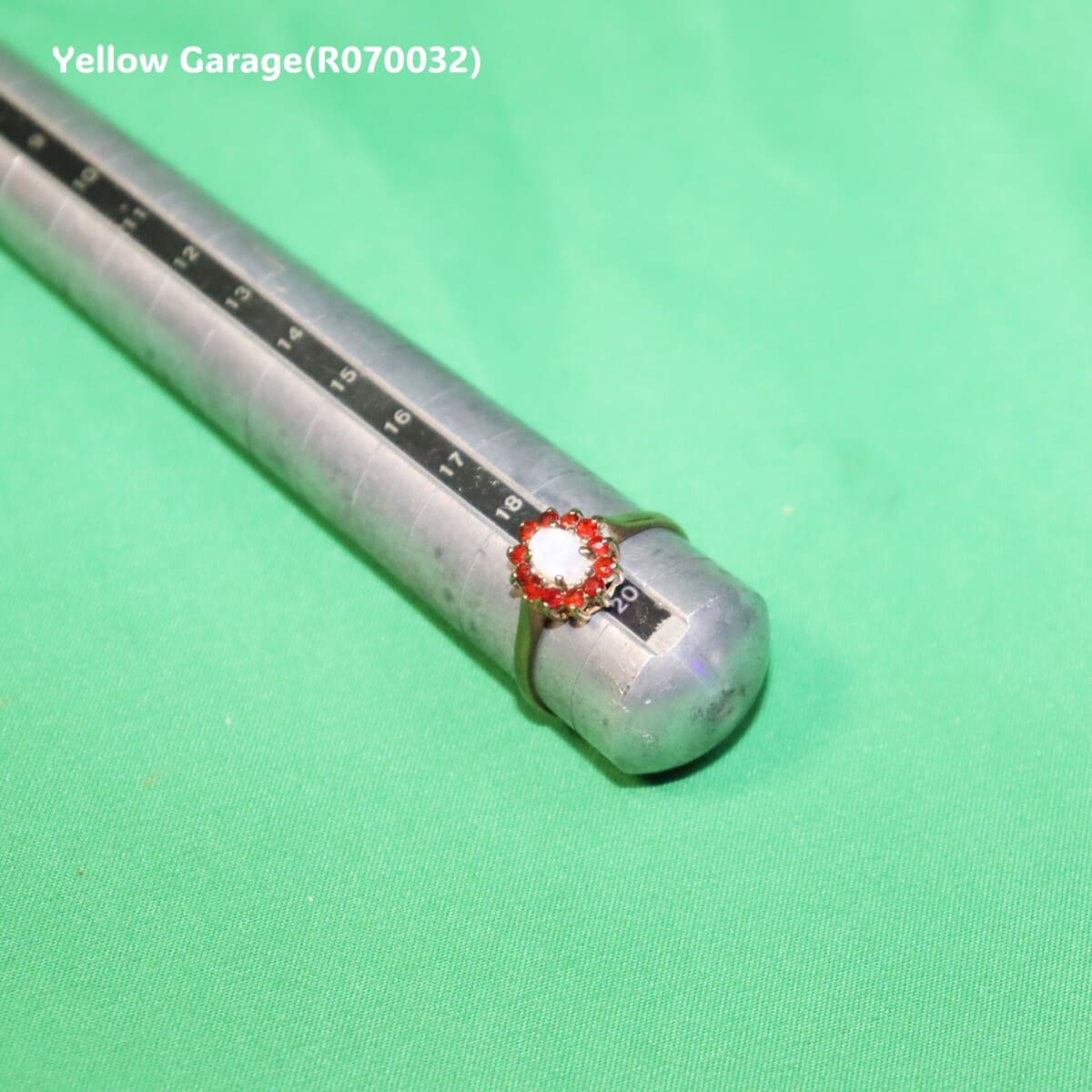 イギリス製ヴィンテージリング オーストラリア産オパール＆ルビー（K9ゴールド・1970年代・Birmingham刻印） 専用ケース付き