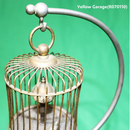 20世紀中頃に製造されたと推定される非常に珍しい鳥かご型のアンティーク時計