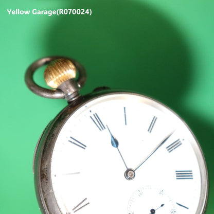 イギリス・バーミンガム製の銀無垢ケースを備えたアンティーク懐中時計