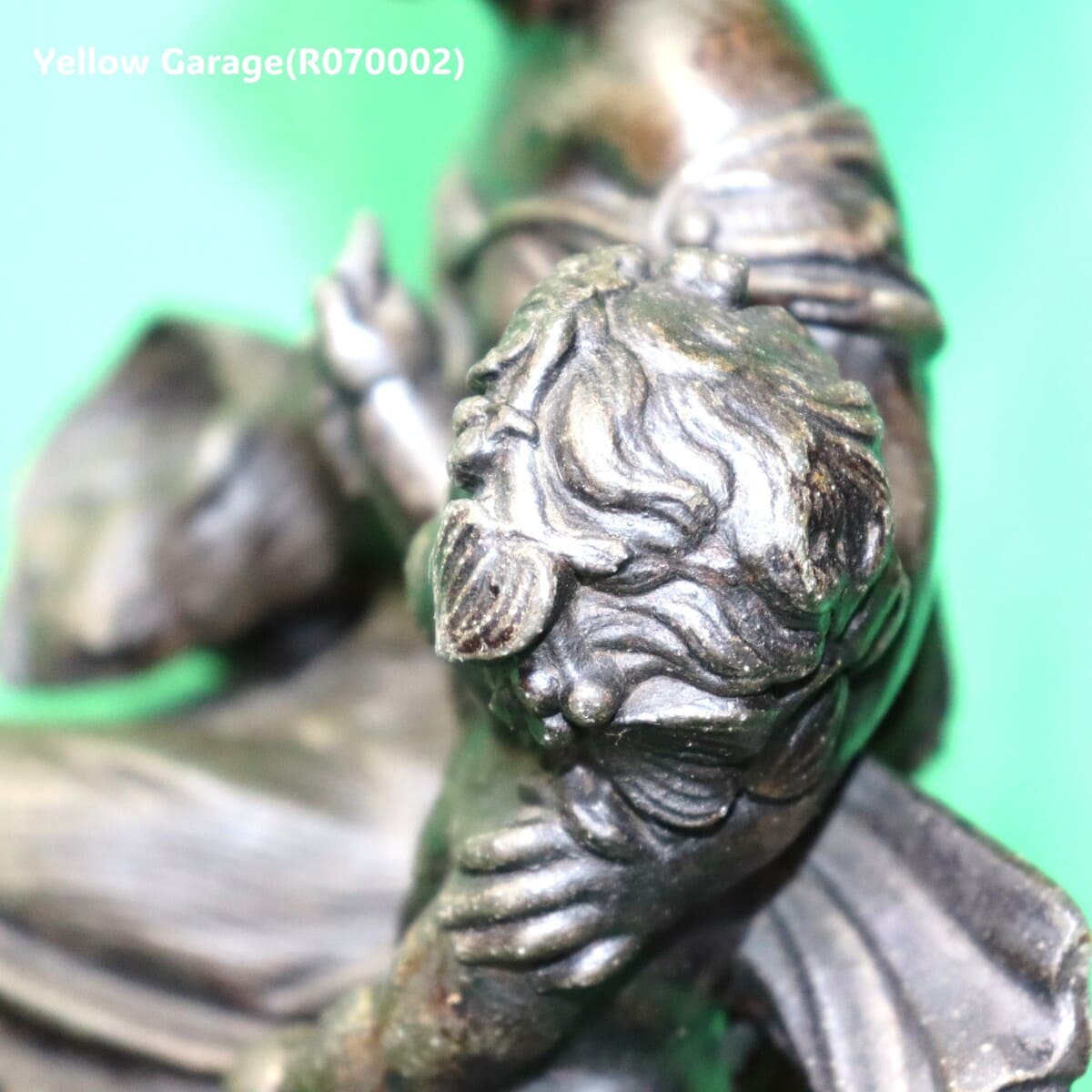 静寂の中に漂うアンティークの優雅さ