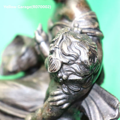 静寂の中に漂うアンティークの優雅さ