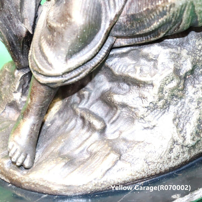 静寂の中に漂うアンティークの優雅さ