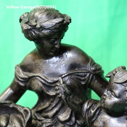 静寂の中に漂うアンティークの優雅さ