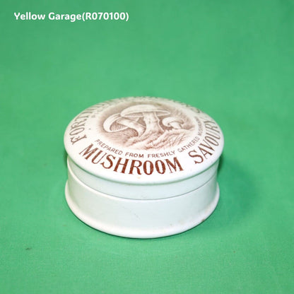 ロンドンのピカデリーに本店を構える高級老舗「Fortnum &amp; Mason（フォートナム＆メイソン）」が販売していた「Mushroom Savoury（マッシュルーム・セイヴォリー）」用の陶器製容器