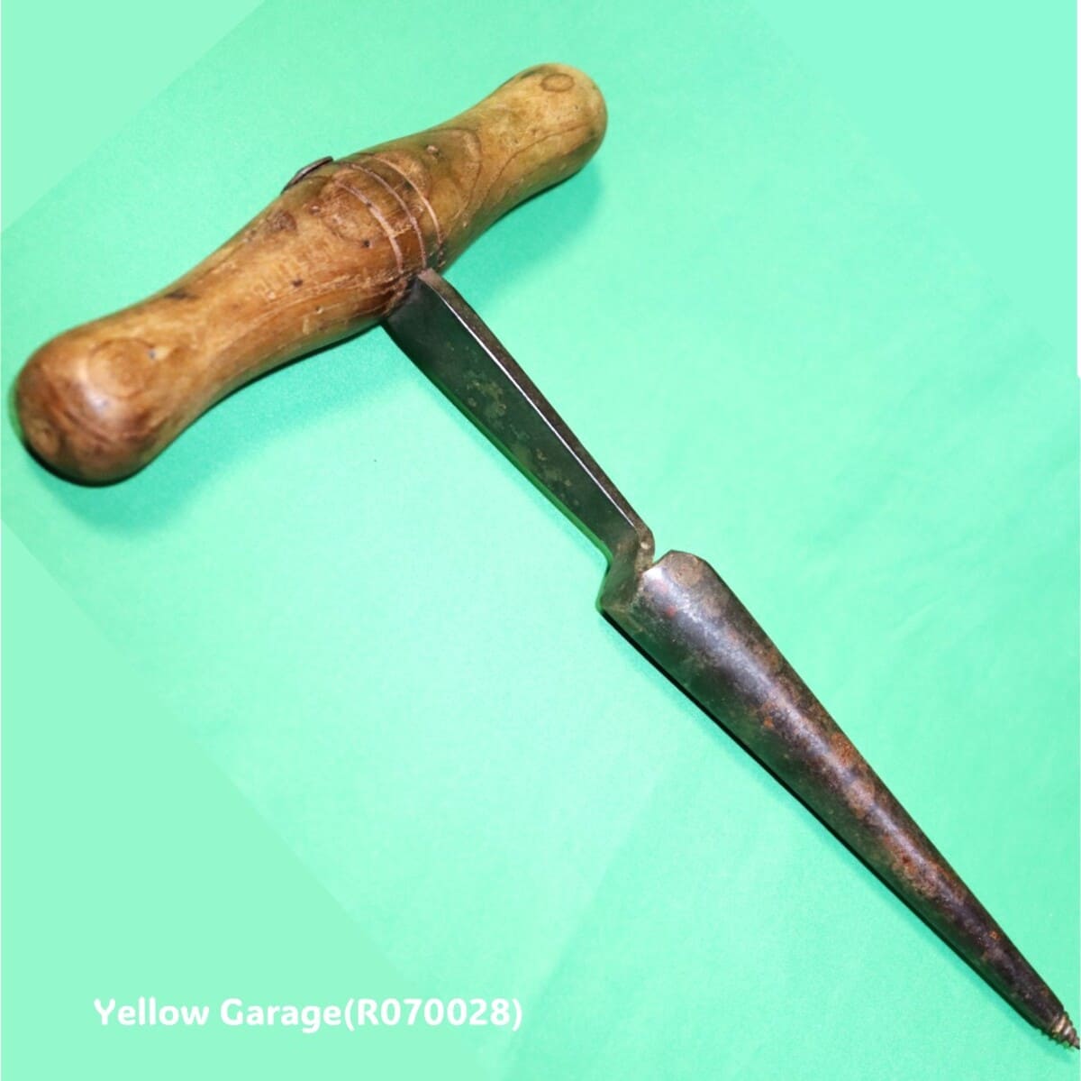 英国シェフィールドの老舗工具メーカー I.SORBY 製のアンティーク大工道具「スパイラルボーラー（オーガードリル）」