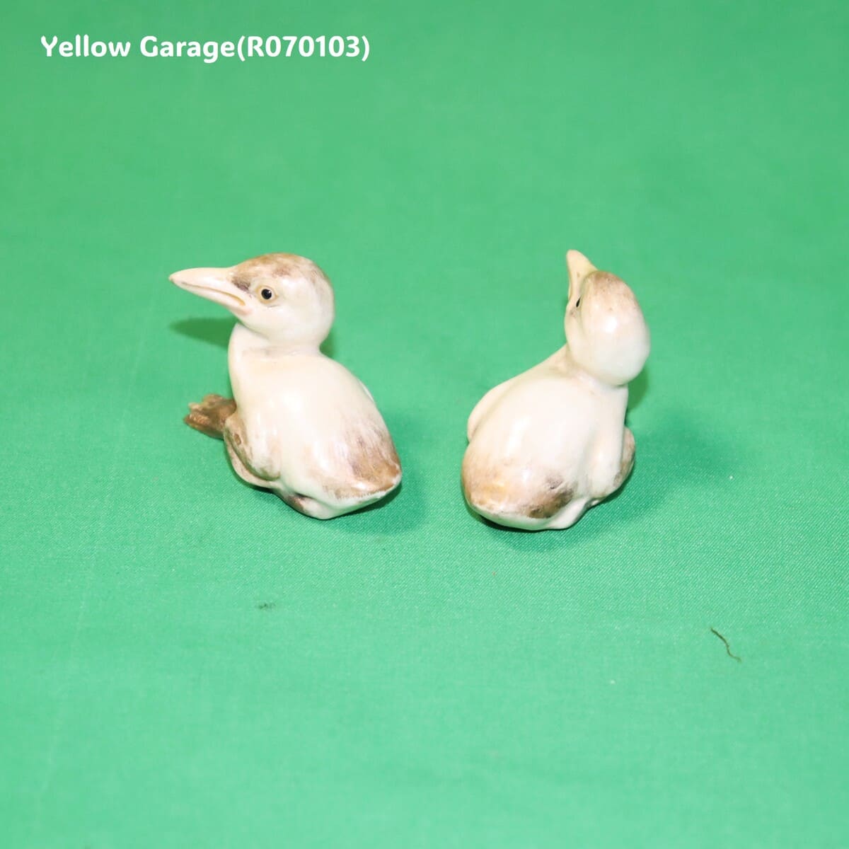 【東山作】雛鶴（ひなづる）陶器製 一対（共箱付き）