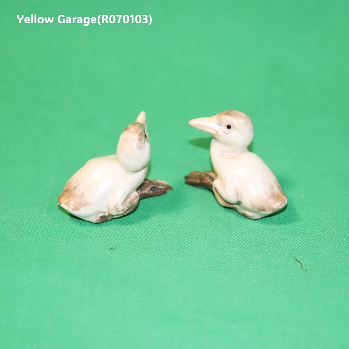 【東山作】雛鶴（ひなづる）陶器製 一対（共箱付き）