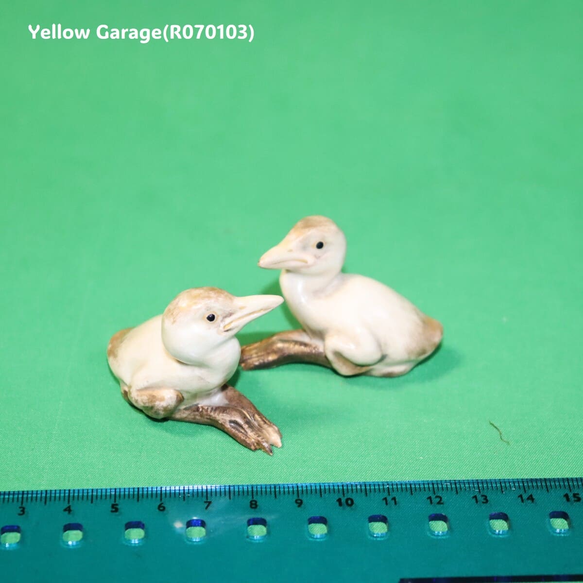 【東山作】雛鶴（ひなづる）陶器製 一対（共箱付き）