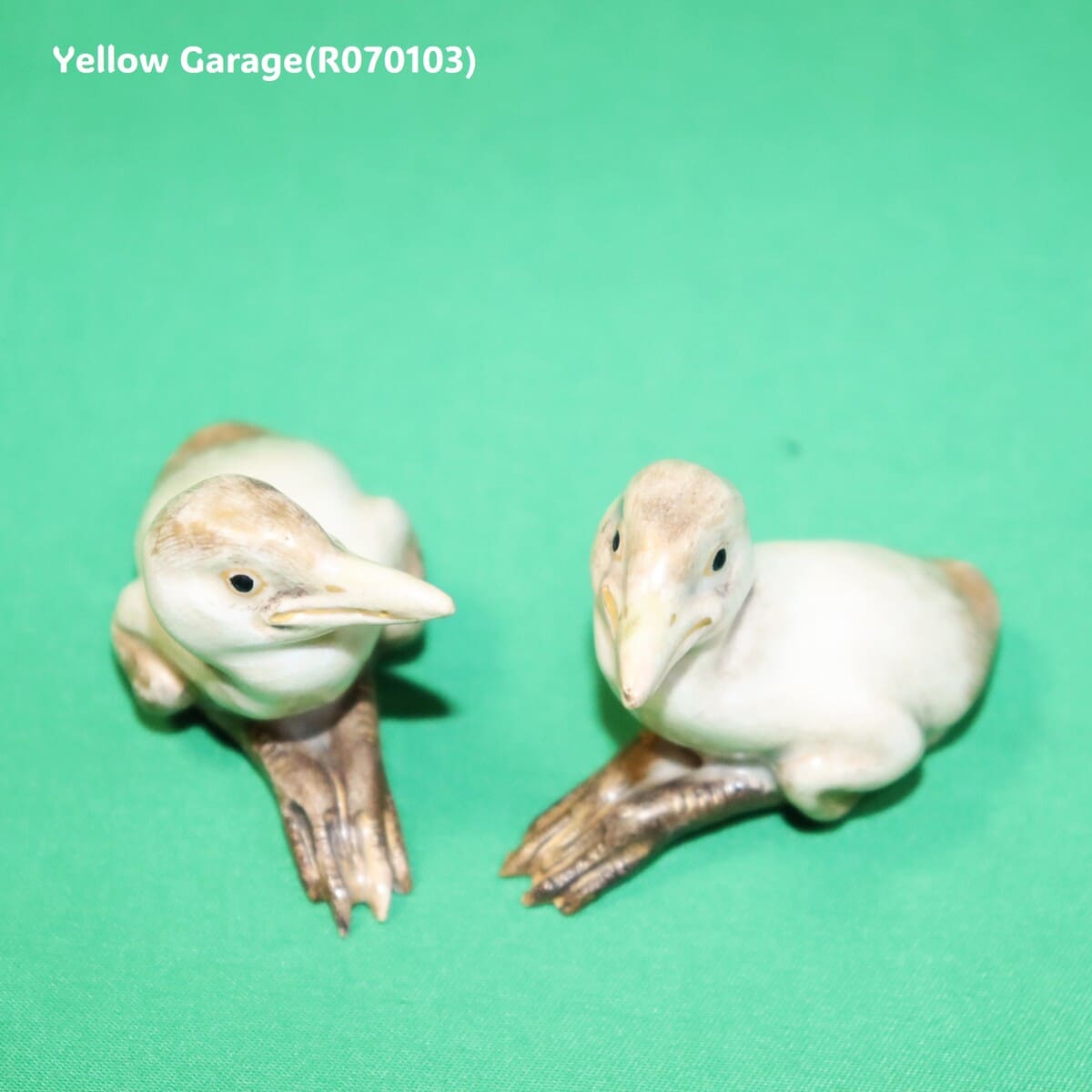 【東山作】雛鶴（ひなづる）陶器製 一対（共箱付き）