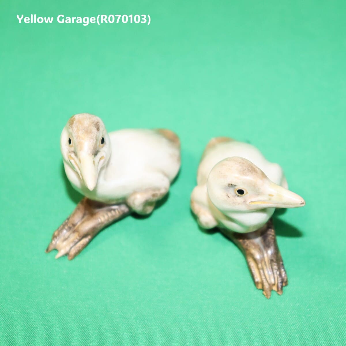 【東山作】雛鶴（ひなづる）陶器製 一対（共箱付き）