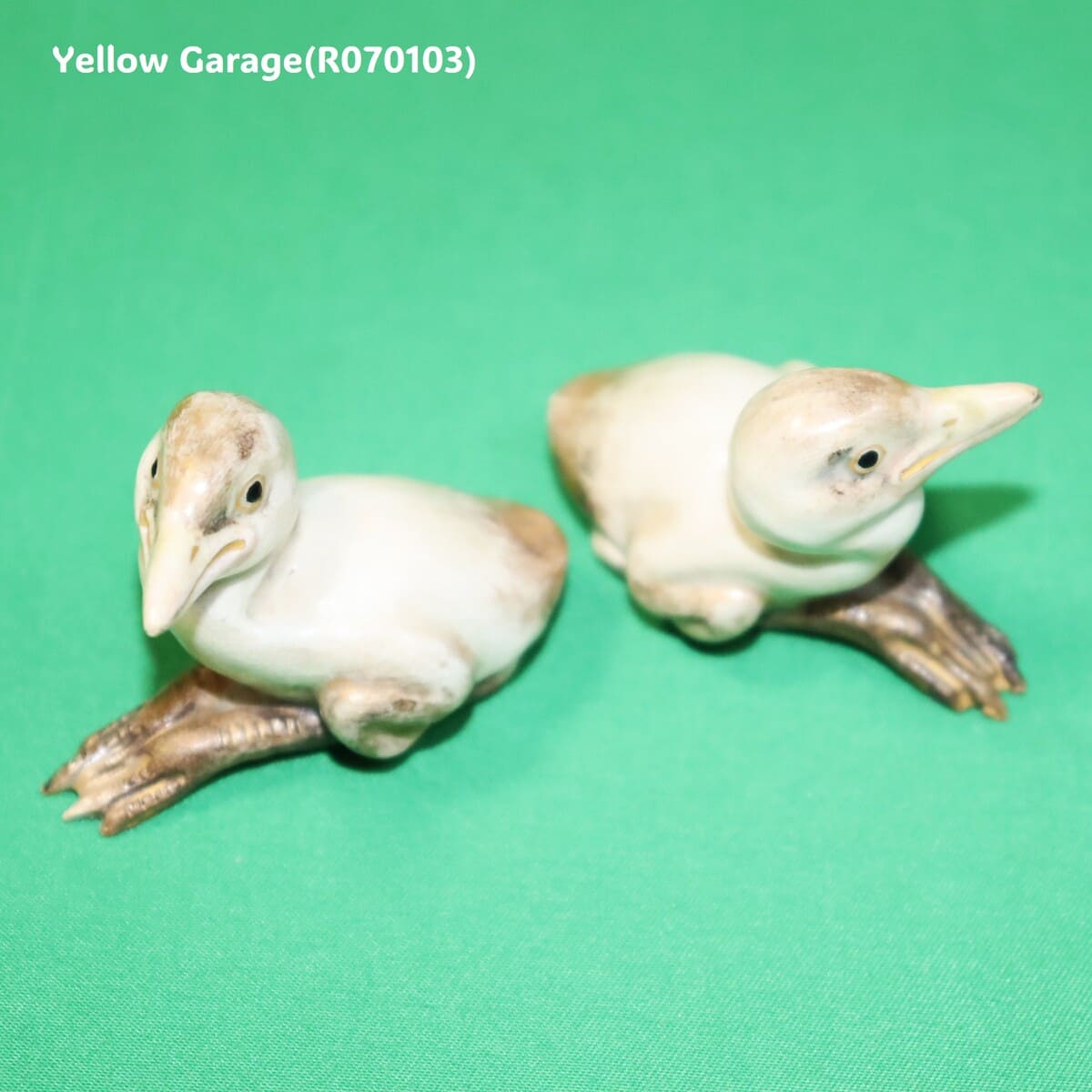 【東山作】雛鶴（ひなづる）陶器製 一対（共箱付き）