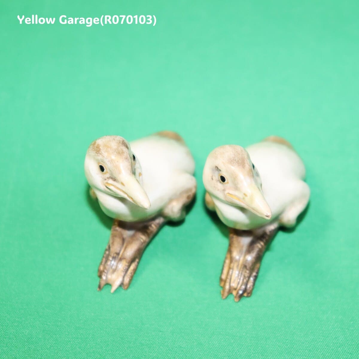 【東山作】雛鶴（ひなづる）陶器製 一対（共箱付き）