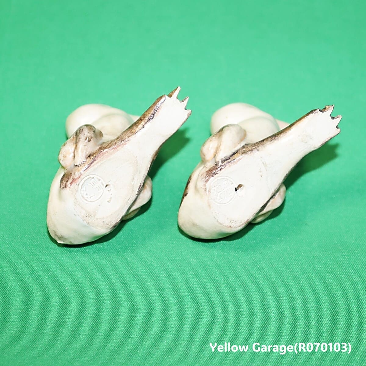 【東山作】雛鶴（ひなづる）陶器製 一対（共箱付き）