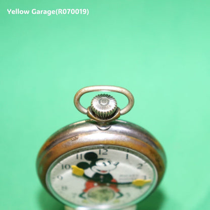 ミッキーが時を刻む、夢と歴史の懐中時計