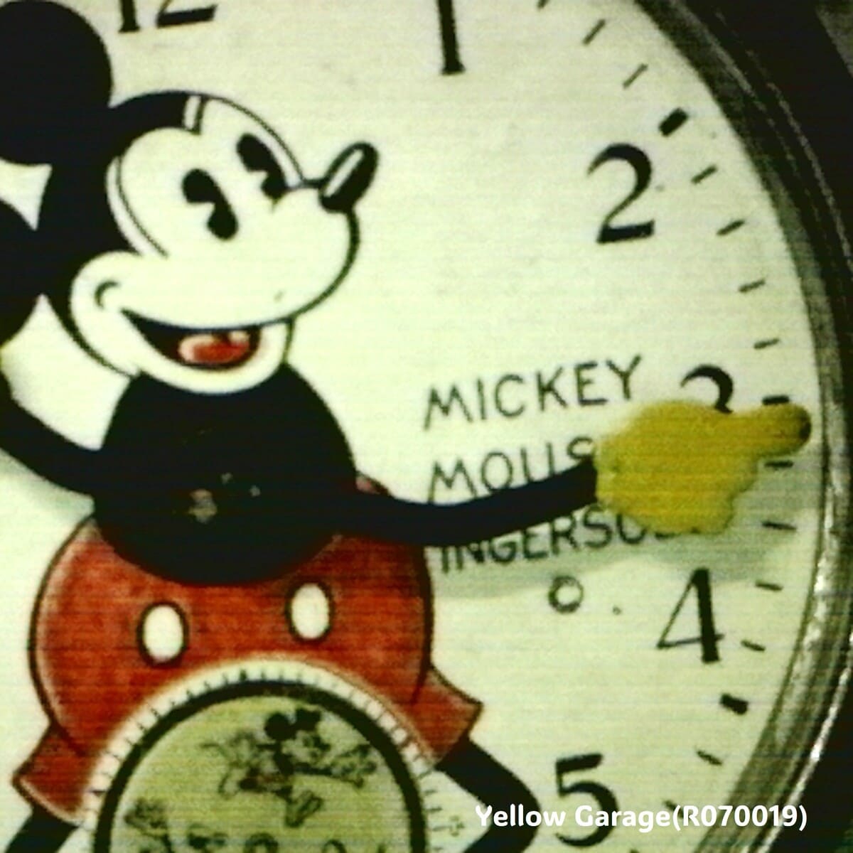 ミッキーが時を刻む、夢と歴史の懐中時計
