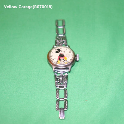 ヴィンテージのミッキーマウス腕時計（子供用）