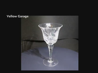 繊細な葡萄文様が浮かび上がる、優美なステムグラス
静かな食卓を彩る一品です動画