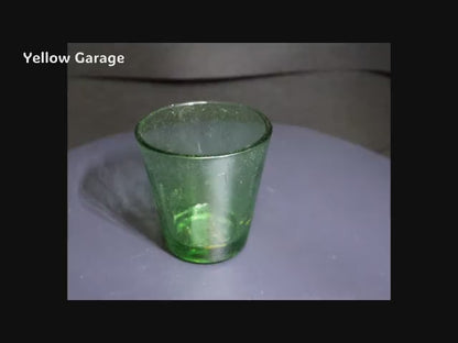 ヨーロッパの古い工房で生まれた小さなグリーンガラスのカップ＿動画