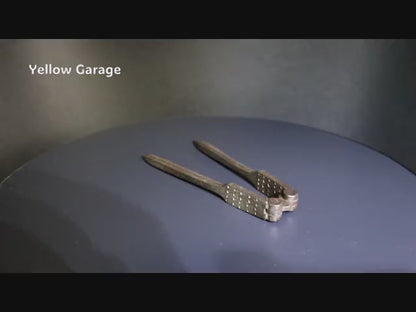 鉄製のアンティーク・ナッツクラッカー|無駄のない直線的なデザイン