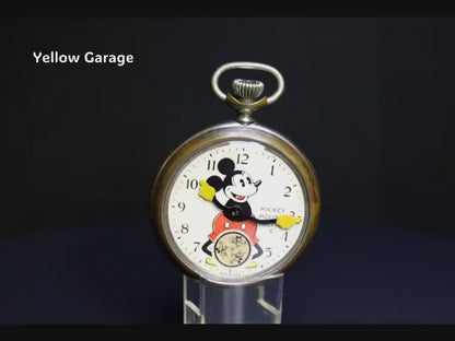 ミッキーが時を刻む、夢と歴史の懐中時計
