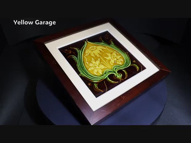 19世紀末から20世紀初頭にかけてヨーロッパで制作されたと考えられる装飾用の陶製タイル を後年に額装したアンティーク作品＿動画