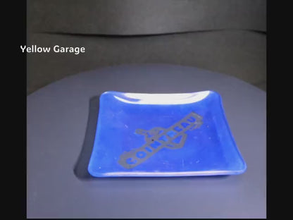 フランスの有名オレンジリキュール「COINTREAU（コアントロー）」のロゴがデザインされたヴィンテージのガラス製トレイ＿動画