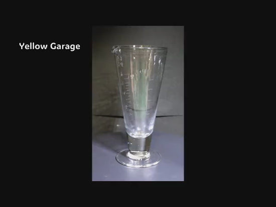 イギリス製と考えられるアンティークのガラス製計量グラス＿動画