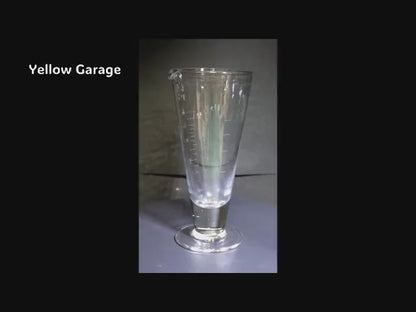 イギリス製と考えられるアンティークのガラス製計量グラス＿動画