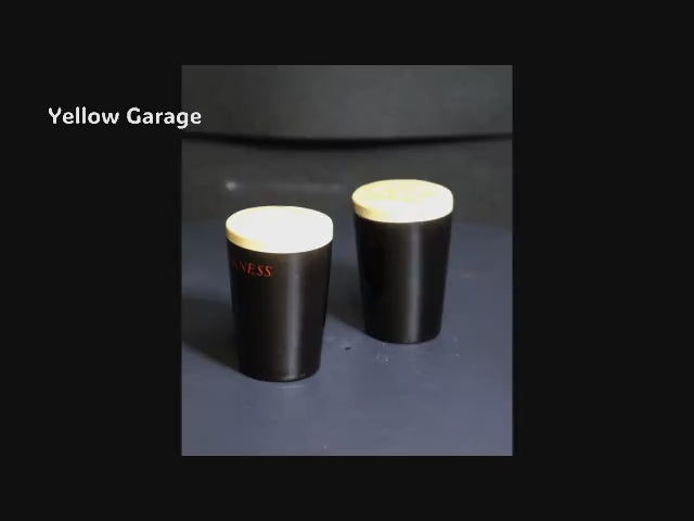 アイルランドを代表するスタウトビールGuinness。その象徴である「泡の乗ったパイントグラス」を忠実に再現したミニチュアの塩・コショウ入れ＿動画