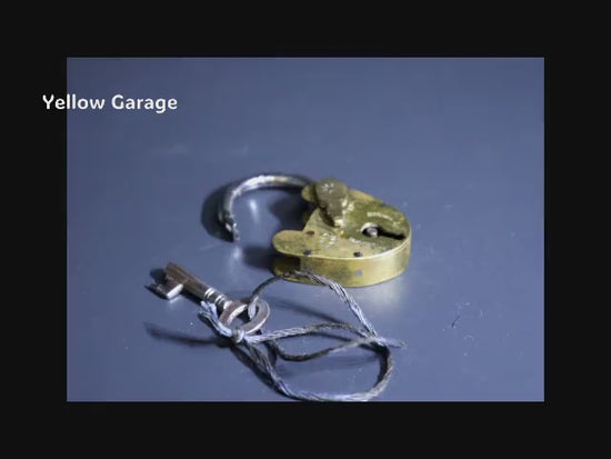 アンティーク南京錠と鍵のセット職人の手によって丁寧に作られた真鍮製の逸品_動画