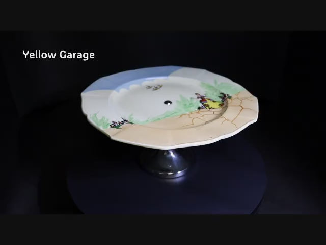 ヨーロッパで作られた陶器製プレートと金属脚を組み合わせたアンティークのケーキスタンド＿動画