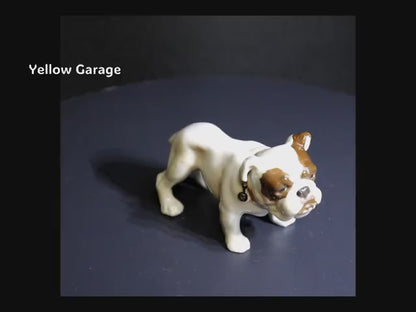 精緻な手仕事で仕上げられた陶器製ブルドッグのアンティークフィギュリン_動画