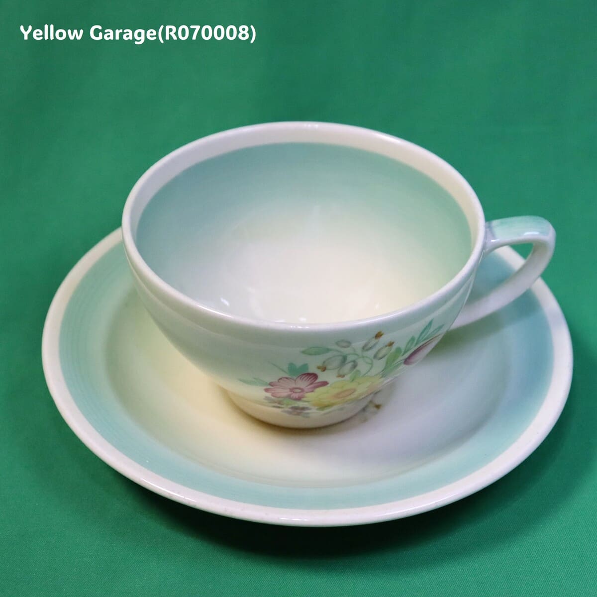 Susie Cooper（スージー・クーパー）カップ＆ソーサー（花柄デザイン）