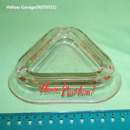 フランスの老舗ジャムブランド「CONFITURES Materne」のロゴがデザインされたユニークな三角形のガラス灰皿＿サイズ