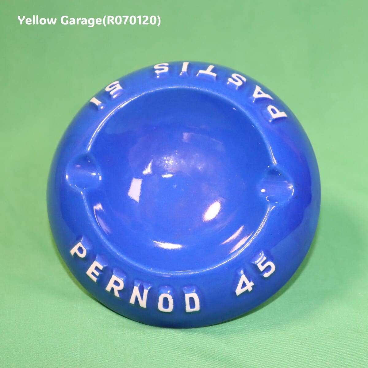 フランスのアニス系リキュールである「PERNOD 45」と「PASTIS 51