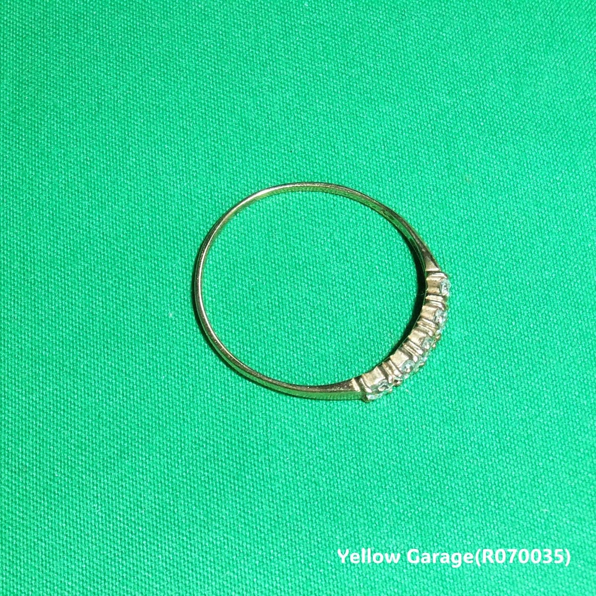 ヴィンテージ イギリス製 9金 一文字ジルコニアリング（専用ケース付き）