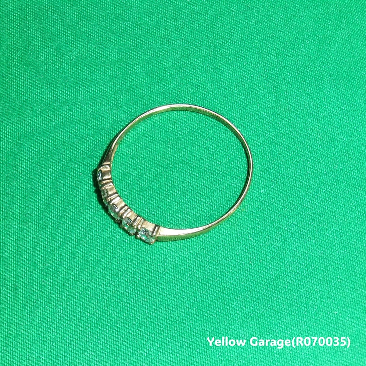 ヴィンテージ イギリス製 9金 一文字ジルコニアリング（専用ケース付き）