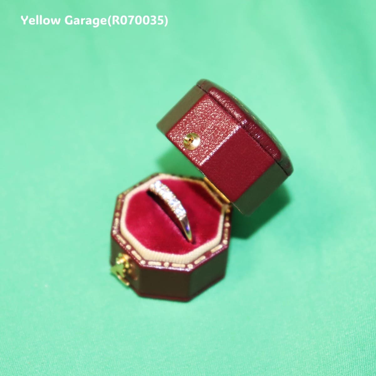 ヴィンテージ イギリス製 9金 一文字ジルコニアリング（専用ケース付き）