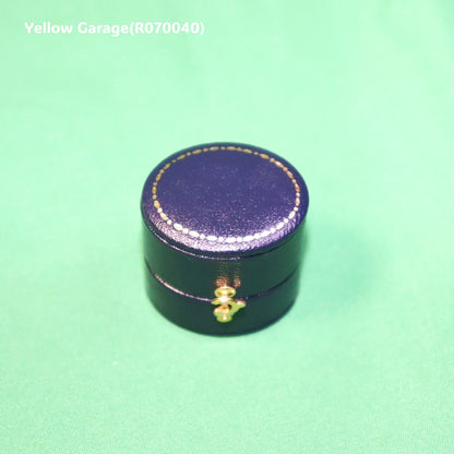 ヴィンテージ イギリス製 9ct ゴールド ダイヤモンドリング “B.BROS”刻印入り（ケース付き）