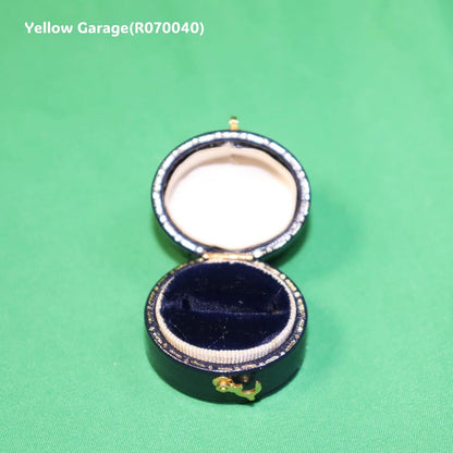 ヴィンテージ イギリス製 9ct ゴールド ダイヤモンドリング “B.BROS”刻印入り（ケース付き）