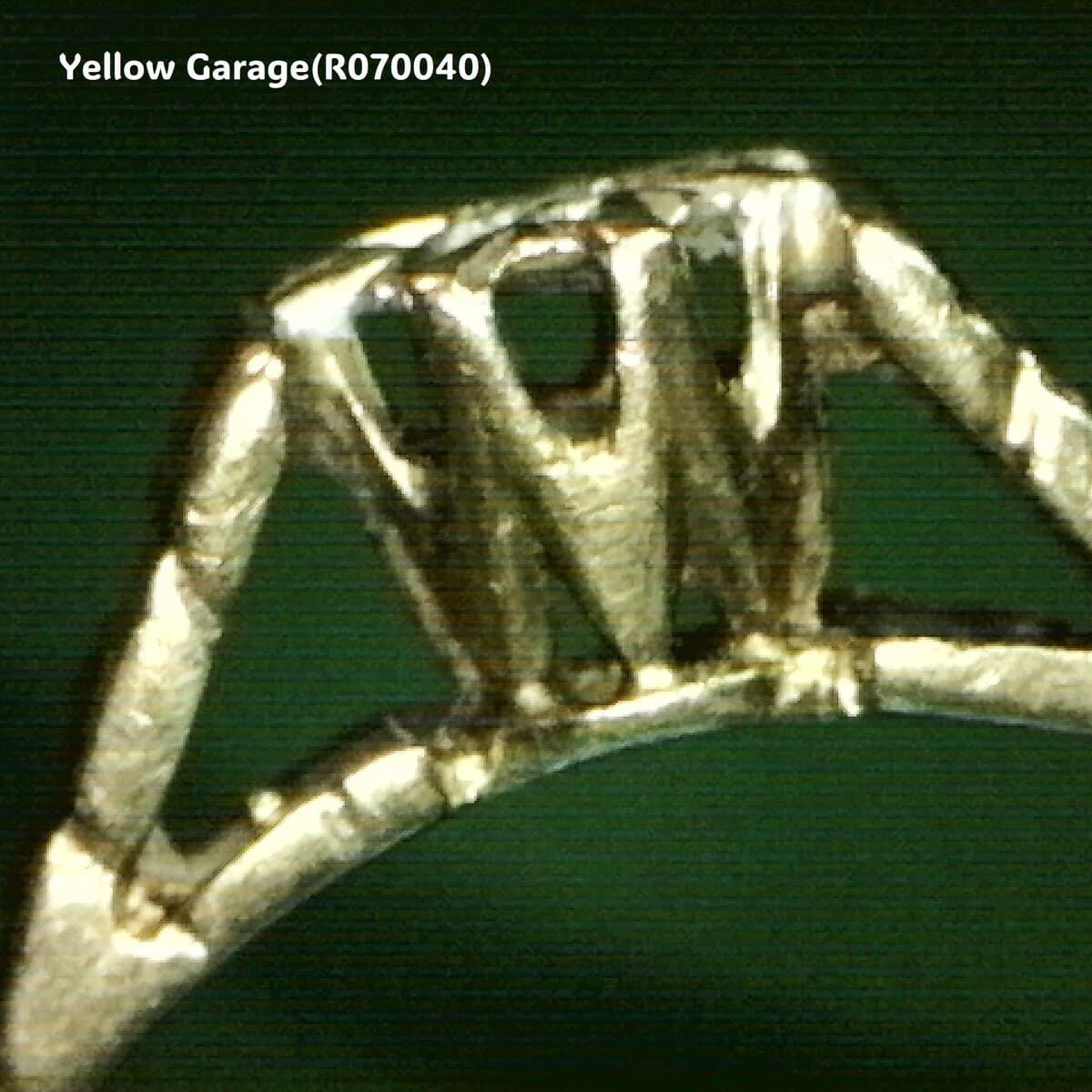 ヴィンテージ イギリス製 9ct ゴールド ダイヤモンドリング “B.BROS”刻印入り（ケース付き）