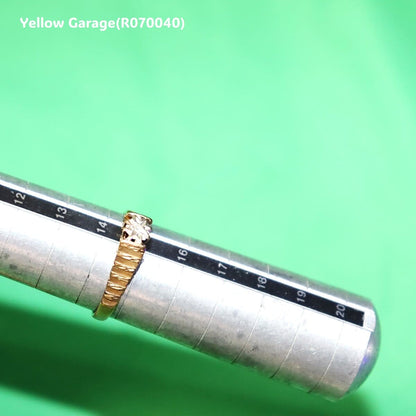 ヴィンテージ イギリス製 9ct ゴールド ダイヤモンドリング “B.BROS”刻印入り（ケース付き）